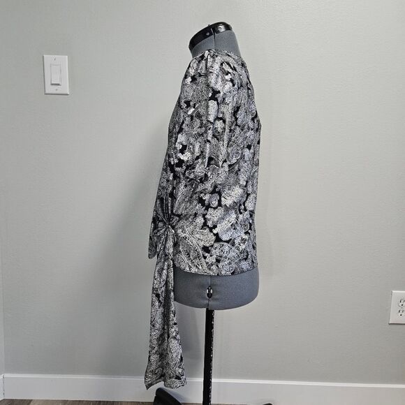 Michael Kors Black Silver Foil Paisley Wrap Top Blouse Women's Medium Tie Side - Picture 6 of 14